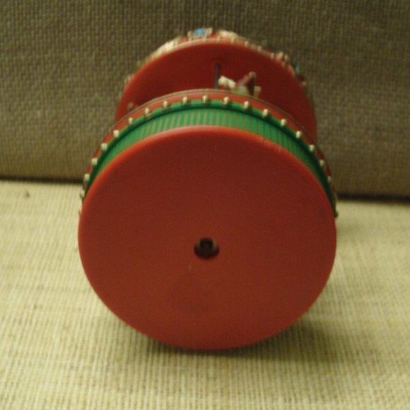 Vintage Hallmark Santa & Reindeer Carousel Music Box - Picture 12 of 16